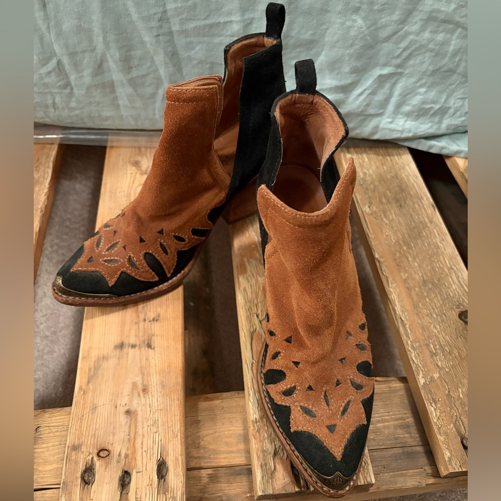 Jeffrey Campbell Olinda Booties | Size 7